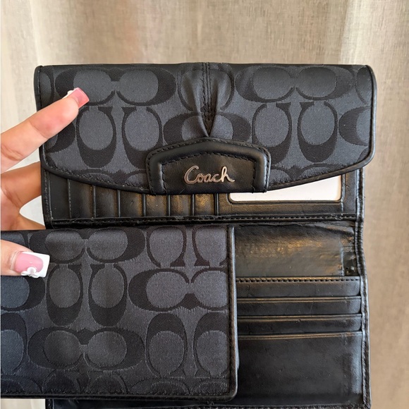 Coach Black Signature Pattern Wallet - Picture 4 of 7
